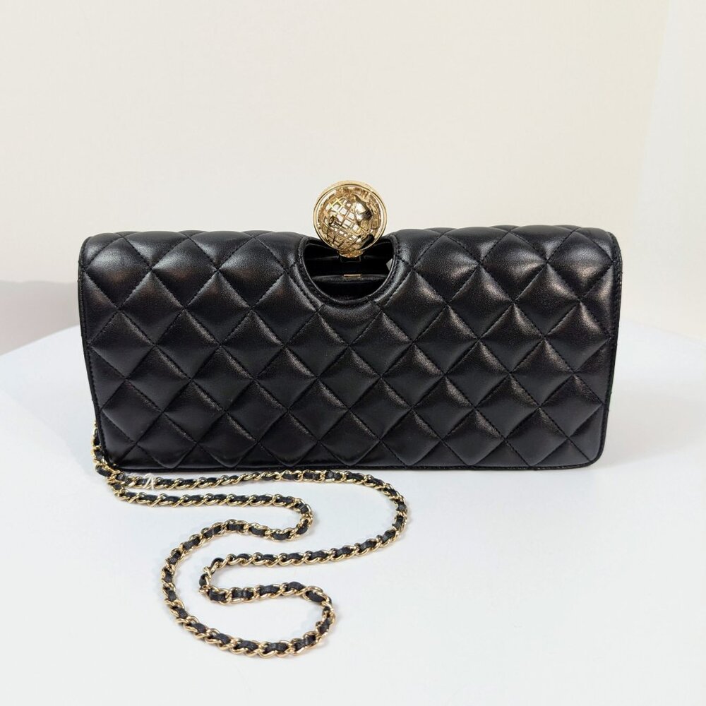 Chanel Vintage Rare "Around The World" Chain Clutch Crossbody Bag - Picture 4 of 16